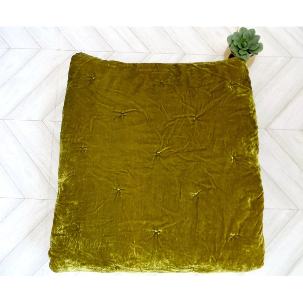 Opalhouse Crushed Velvet Tufted Bedding Comforter Moss Green SZ Queen